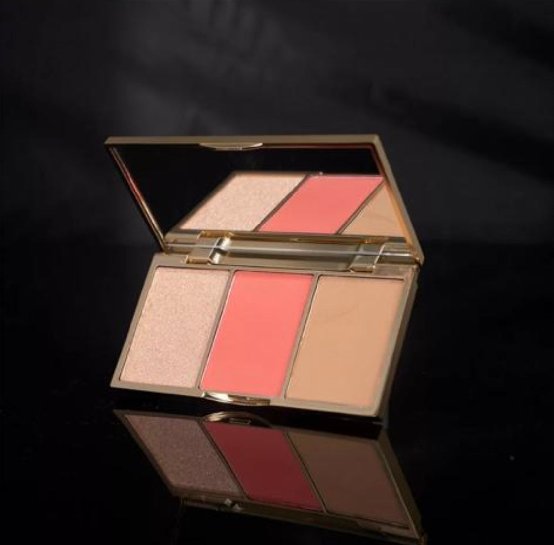 Holiday Glow Makeup Kit + free gift!